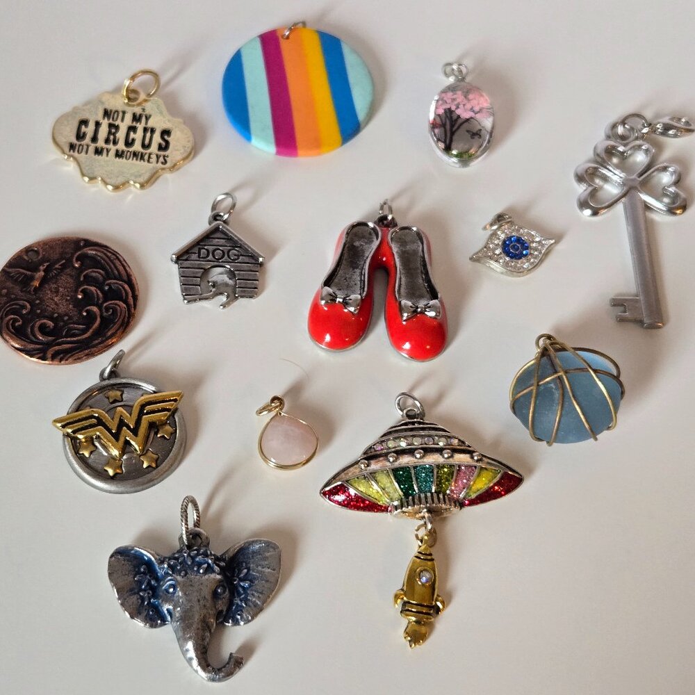 Random lot of pendants